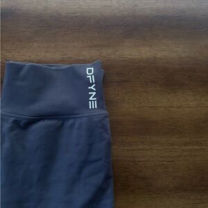 2 DFYNE shorts Gray/Purple